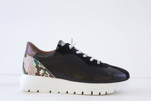 Wonders A-2495 Black Leather with Snake Trainers