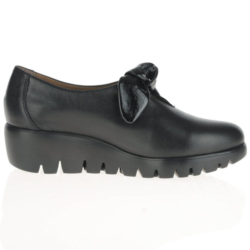 Wonders C-33159 Black Leather Shoe with Bow Detail