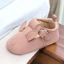 Annie & Charles® leather baby shoes, Pink piglet