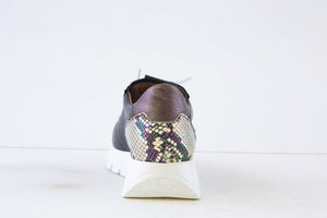 Wonders A-2495 Black Leather with Snake Trainers