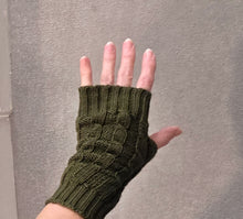 MODA LATINA - Fingerless knitted alpaca gloves
