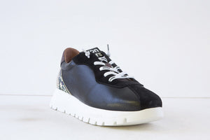 Wonders A-2495 Black Leather with Snake Trainers