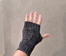 MODA LATINA - Fingerless knitted alpaca gloves
