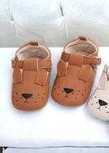Annie & Charles® leather baby shoes, Brown dog