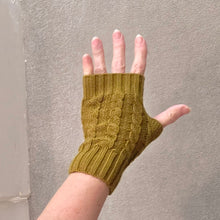 MODA LATINA - Fingerless knitted alpaca gloves