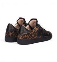 Wonders AP-2010 LAI Leopard print Trainers