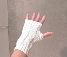 MODA LATINA - Fingerless knitted alpaca gloves